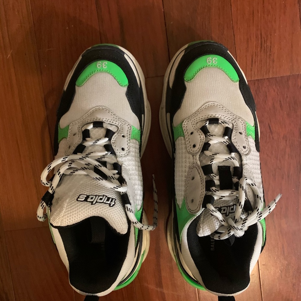 Authentic Balenciaga Triple S Sneakers size 39